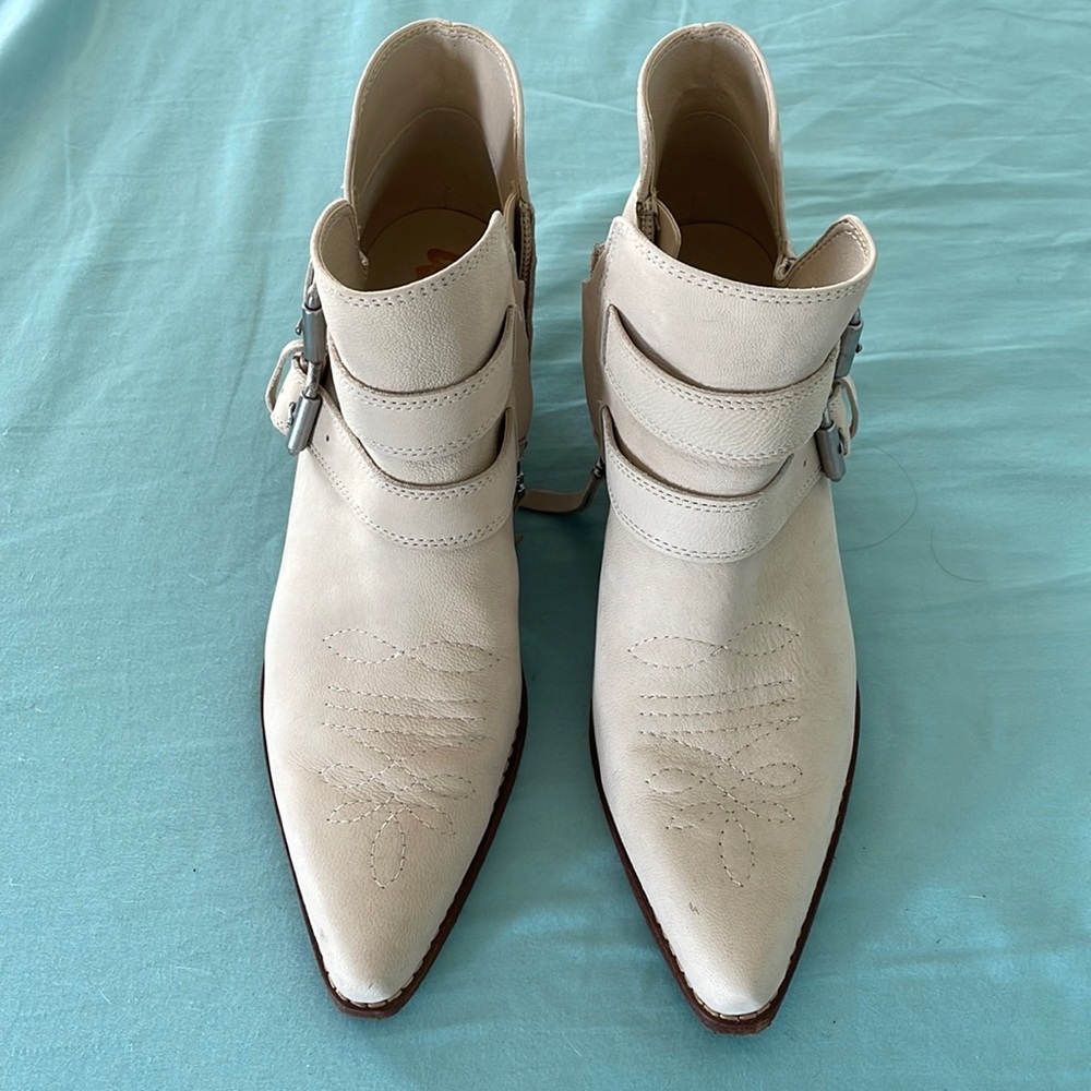 Sam Edelman Windsor Cream Ankle Bootie